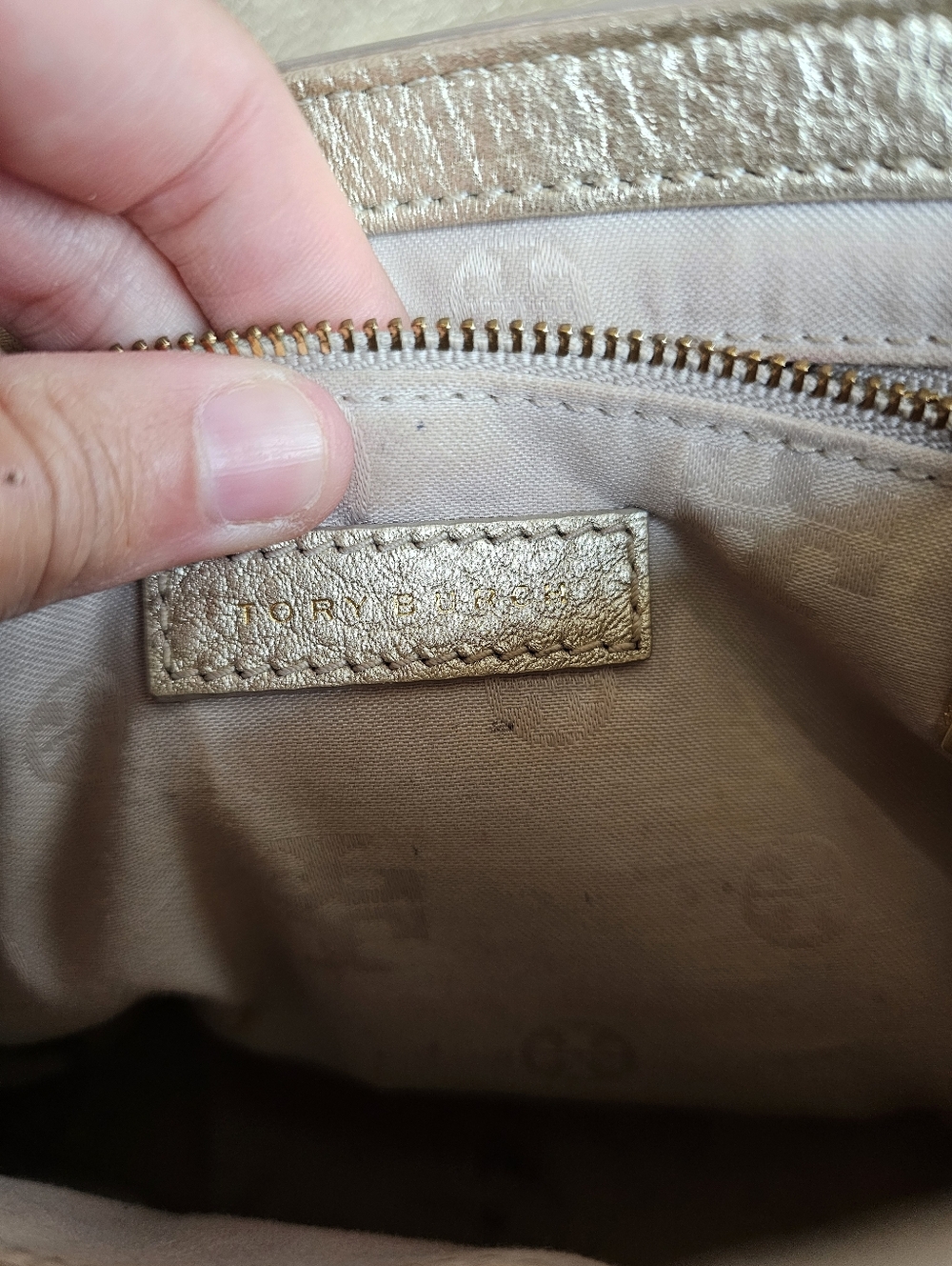 Tory Burch Mercer Adjustable Shoulder Bag White Gold Metallic - Picture 9 of 10